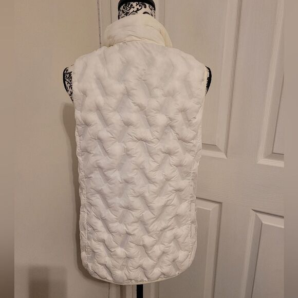 Tangerine quilted puffer vest - Picture 4 of 9